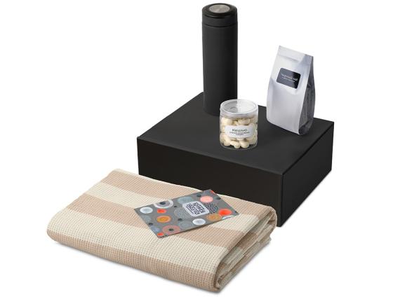 Подарочный набор «Re:y. Warm» с пледом, термосом и чаем